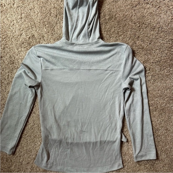 Nike Girls Dri-FIT Lightweight Gray Hoodie | Youth Small - Picture 4 of 4
